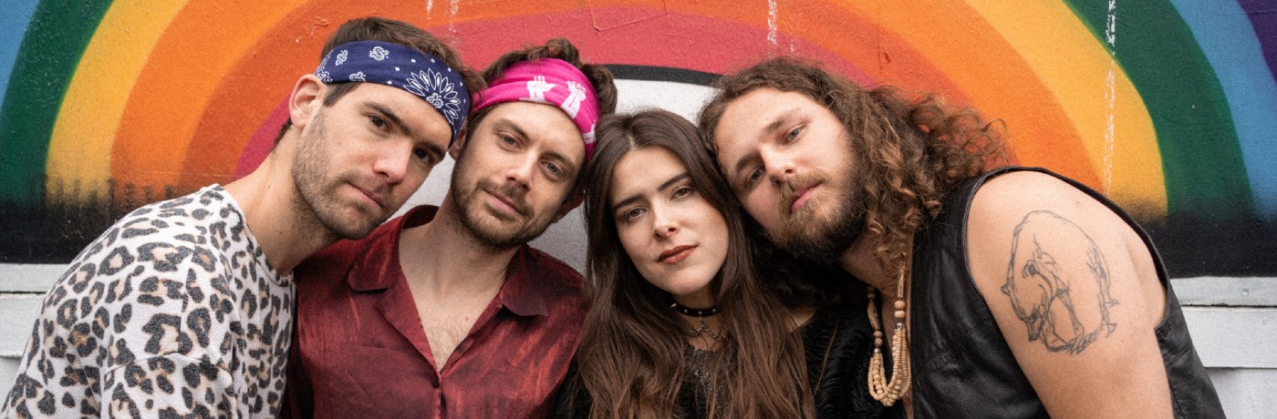 Rock the Boat with «Polly Wants A Party»